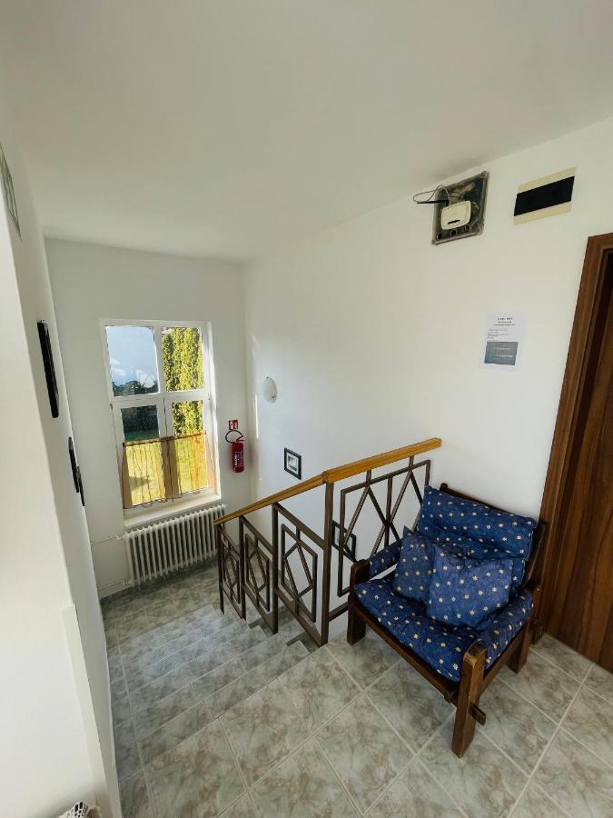Gabi Haz Apartmanok*** ไฮจ์ดุสโซบอสโล ภายนอก รูปภาพ