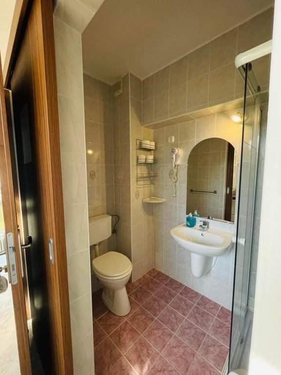 Gabi Haz Apartmanok*** ไฮจ์ดุสโซบอสโล ภายนอก รูปภาพ